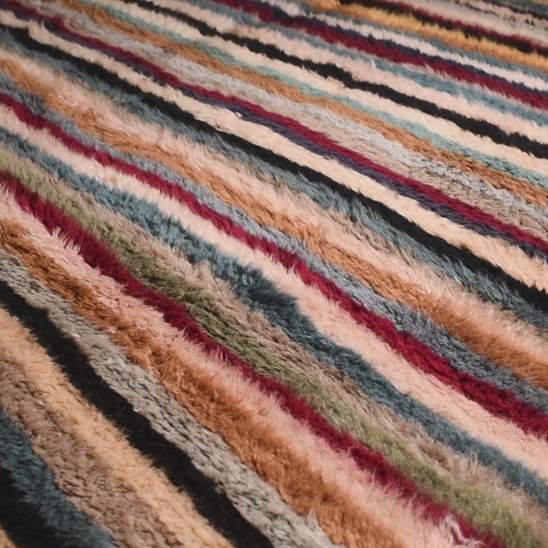 Bloom linéaire - Luxueux tapis Berbère shaggy