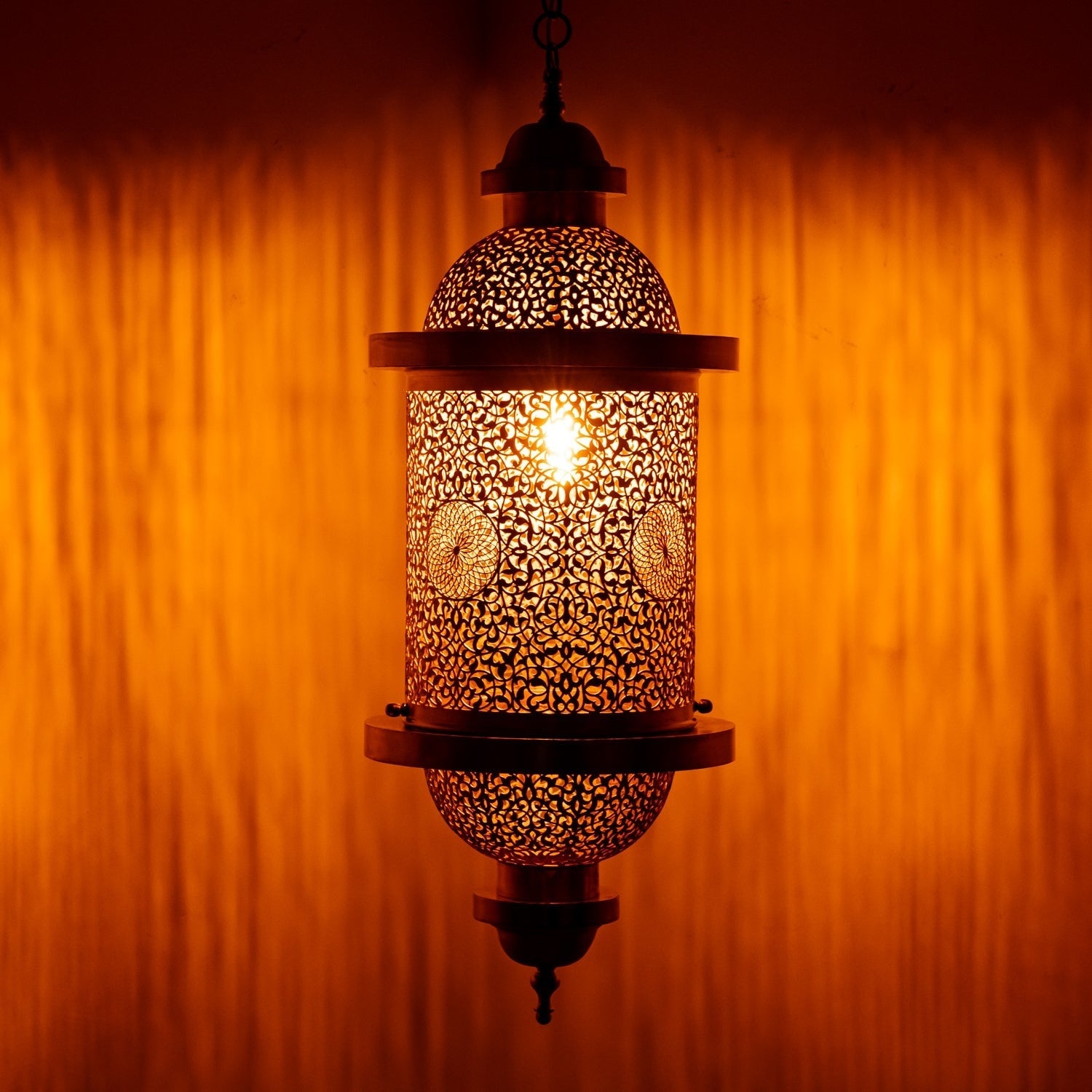 Lustre Marocain suspendu