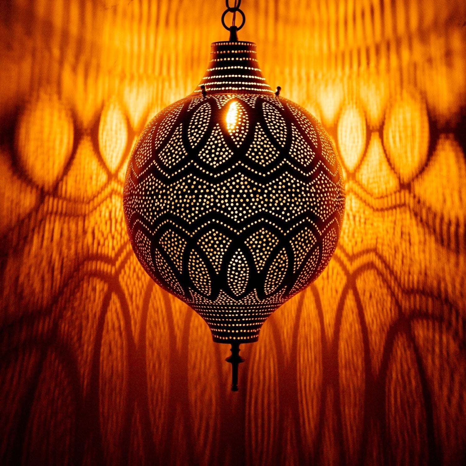 Lustre Marocain suspendu