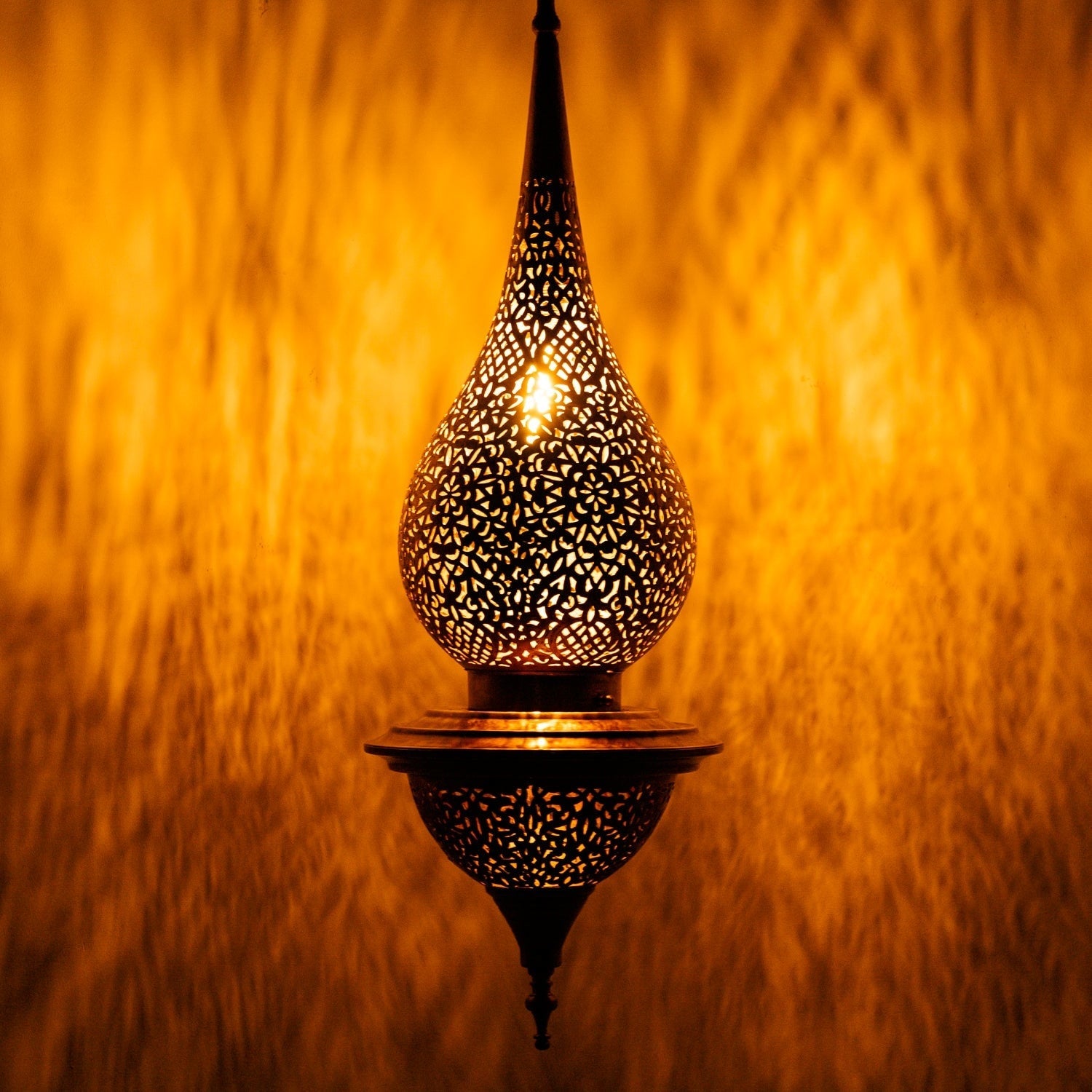 Lustre Marocain suspendu